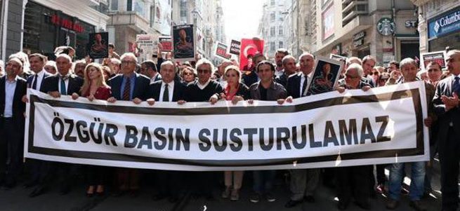 Taksim'de ikiyüzlüler ön saftaydı