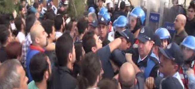 CHP'liler Büyükçekmece Belediyesi'ni protesto etti