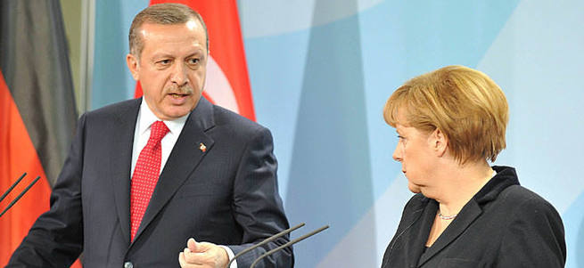 Merkel: Türkiye'nin AB üyeliğine her zaman karşıyım