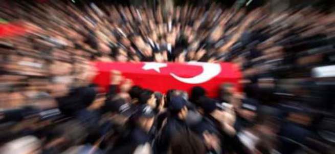 Hamile eşi ve kızının yanında şehit ettiler