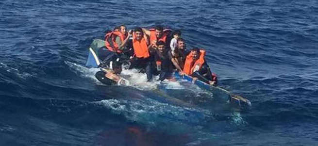 Çanakkale'de kaçak teknesi alabora oldu: 12 ölü