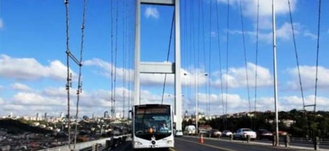 Boğaziçi Köprüsü'nde metrobüs kazası