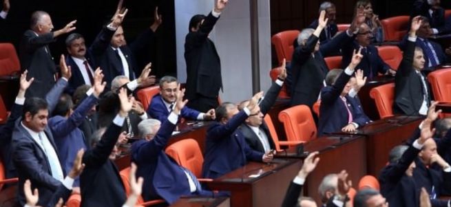 Türkiye uçurumdan döndü! Böylesi görülmedi