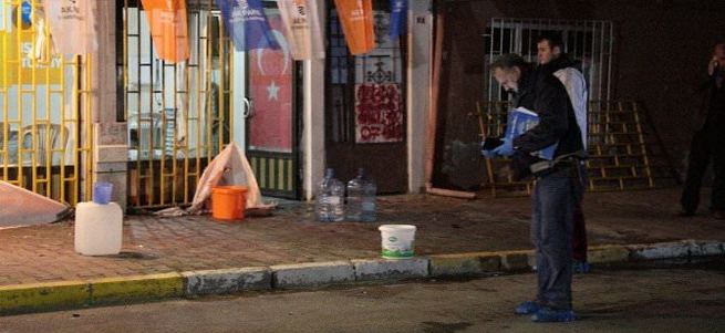 AK Parti seçim bürosuna bombalı saldırı