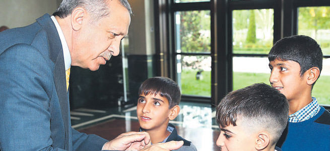 Bayrak çocuklara devlet koruması