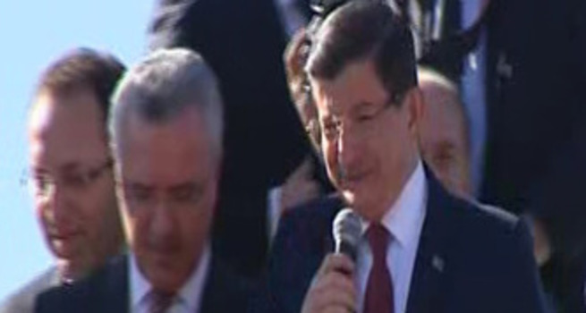 Davutoğlu o sloganı düzeltti
