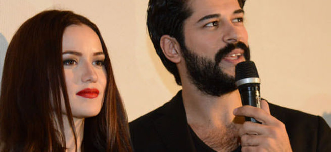 Fahriye Evcen ile Burak Özçivit sokak ortasında kavga etti