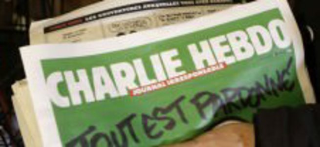 Charlie Hebdo Mısır’da düşen uçakla dalga geçti