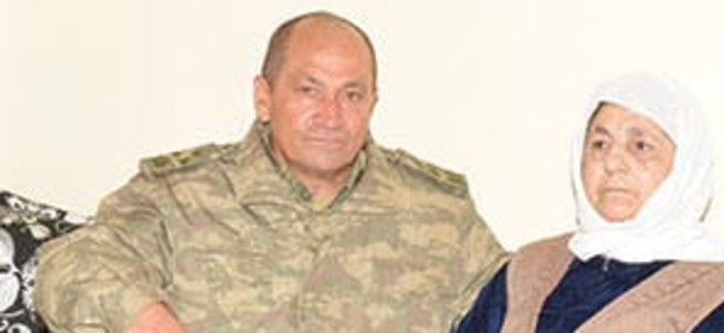 Şehidin ailesi komutana emanet