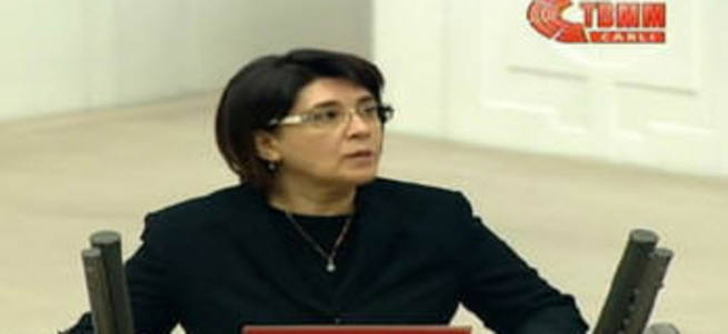 Leyla Zana ve Baykal arasında yemin krizi!