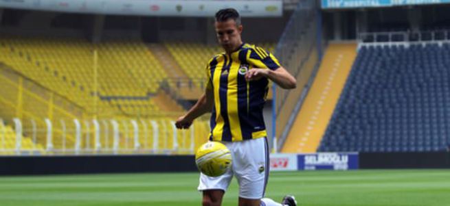 Robin van Persie bizimle kalacak