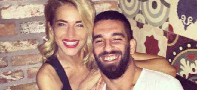 Burcu Esmersoy ve Arda Turan aylar sonra karşılaşacak