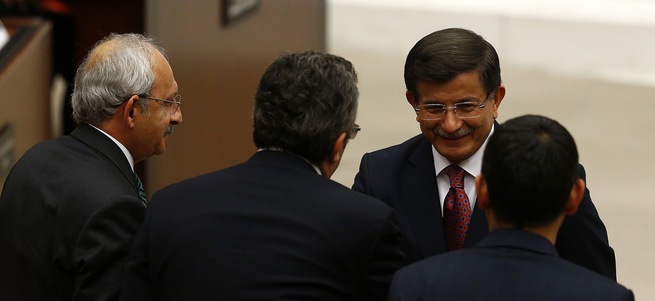 Başbakan kürsüden indi muhalefete gitti