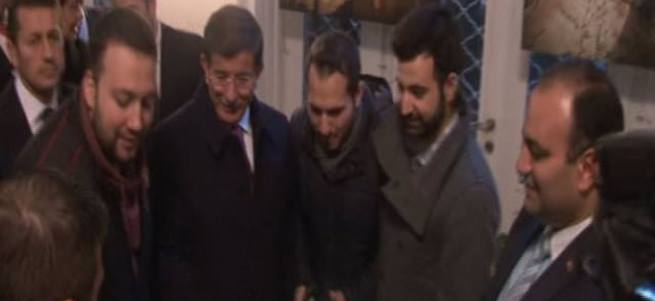 Davutoğlu'na Bulgaristan'da sevgi gösterisi