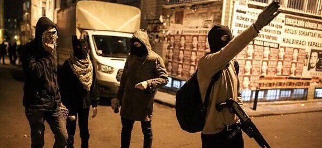 İstanbul'da polise pompalı saldırı