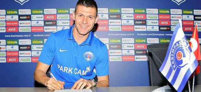 Kasımpaşa, sağ bek Popov'u transfer etti