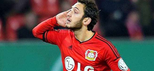 Çalhanoğlu'ndan Sofuoğlu'na jest