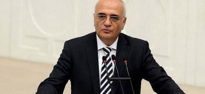 Asgari ücrette orta yol arıyoruz