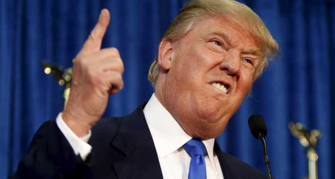 Donald Trump başörtülü kadını salondan attırdı