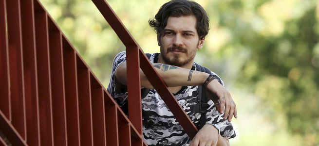 Çağatay Ulusoy'dan eski sevgililerine ağır gönderme