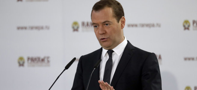 Medvedev: Rusya bu kadar çok ekonomik sorunla karşılaşmamıştı