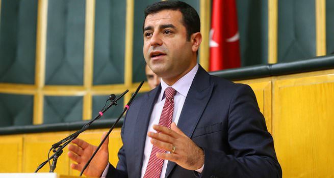HDP'de, 'PKK ile mesafe koyun' diyenlere tasfiye