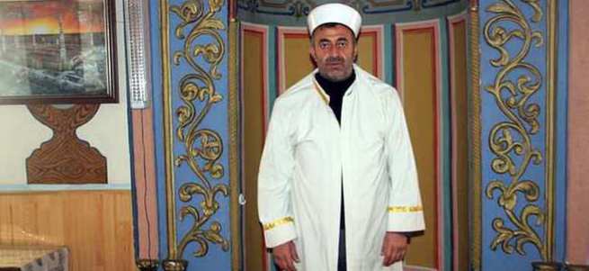 Bu köyde imamlık babadan oğula geçiyor