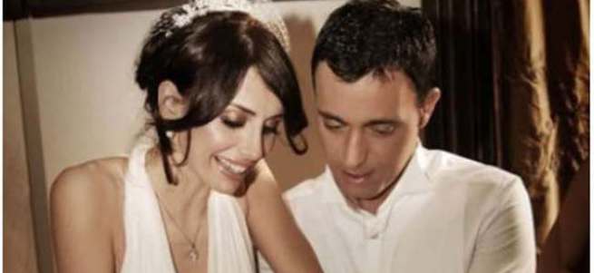 Mustafa Sandal ile eşinin arasına 'duvar' girdi