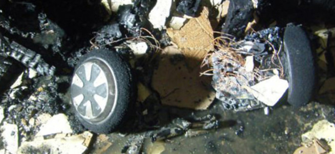 Hoverboard yüzünden ev yandı