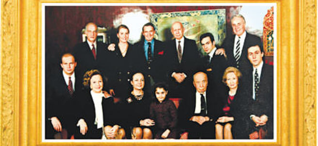 Koç Ailesi'nin 1991 yılında çekilen fotoğrafı