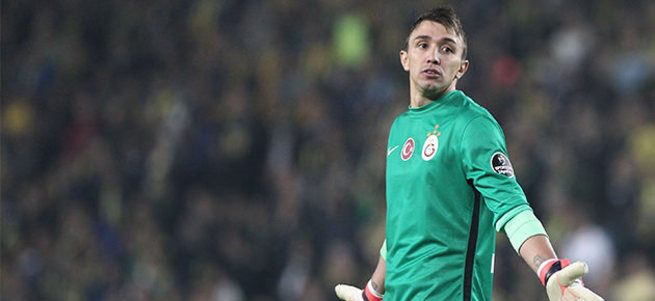 Galatasaray'da Muslera yolcu!