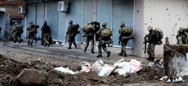 Cizre'de güvenlik kuvvetlerine roketatarlı saldırı: Yaralılar var