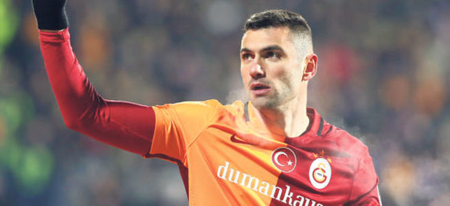 Burak Yılmaz bombaladı
