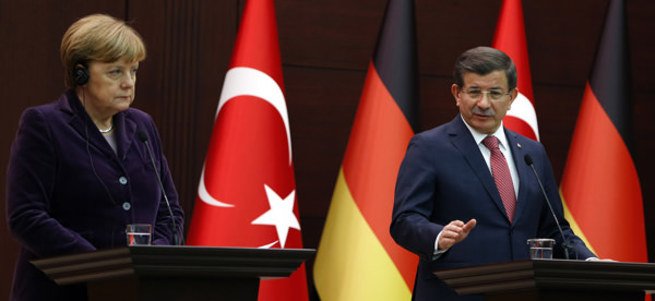 Davutoğlu-Merkel ortak basın açıklaması yaptı!
