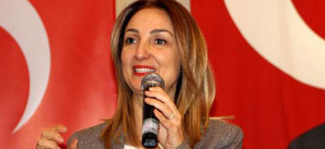 CHP'deki poster krizinde taraflar birbirine girdi