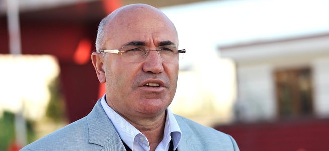 Tanal fotoğrafa rağmen polisi taciz ettiğini kabul etmedi