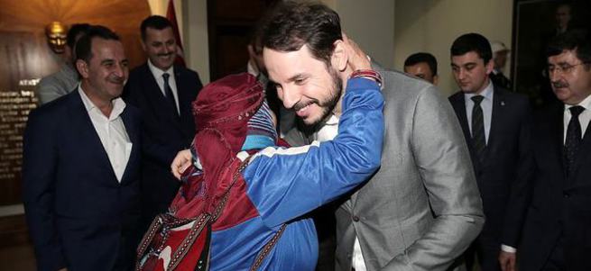 Bir olursak her şeyi başarırız