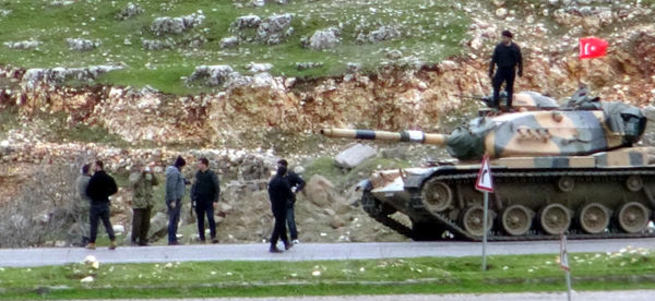 Şok detay! HDP'li belediye barikatlar için kaya taşıdı