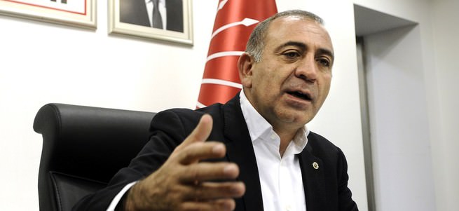 Hain bildiri desteğine hakaret fezlekesi