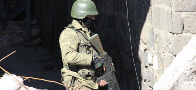 PKK'nın karargahı başlarına yıkıldı: 20 ölü