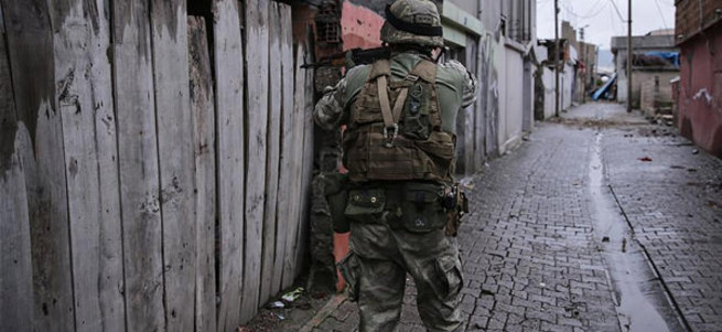 Dargeçit'te biri üsteğmen 3 asker şehit