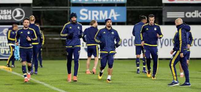 Braga maçına saatler kala Fenerbahçe'de şok gelişme!