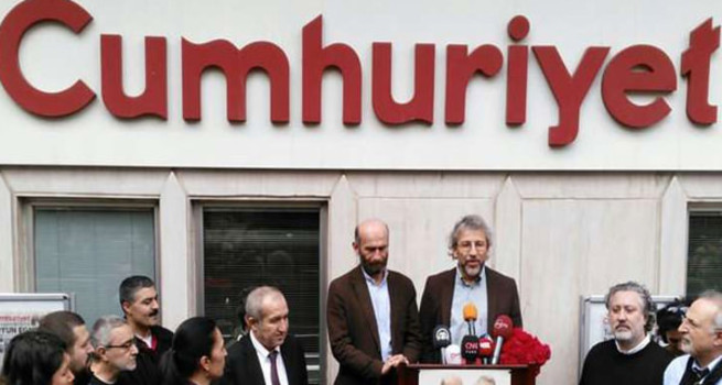 Cumhuriyet okurları isyan etti: Gazetemizi geri istiyoruz