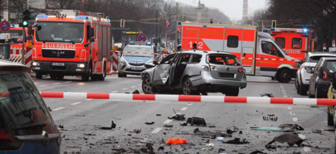 Almanya'da bomba yüklü araç patlatıldı