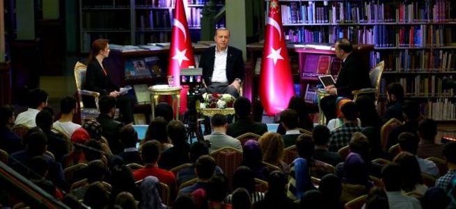 İktidar ile MHP ele ele verirse anayasa olur