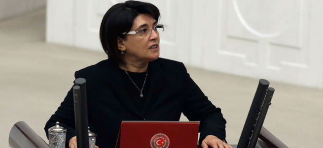 Leyla Zana'nın tüm yardımcı personeli işten çıkarıldı!