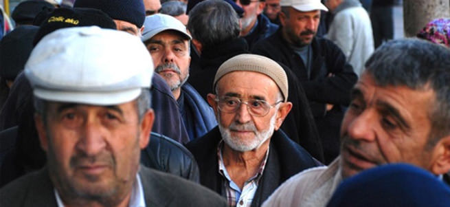Emekliye 785 TL zam