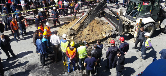İstanbul'da şok olay! Rögar kapağını açtı, kanalizasyona atlayıp intihar etti