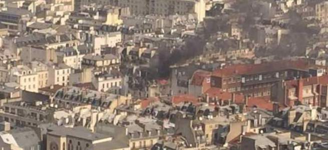 Paris'te patlama meydana geldi!