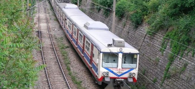 Bakan Yıldırım: İstanbul banliyö treni 2017 sonunda açılacak